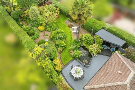 Edited Rear Garden Shot.jpg