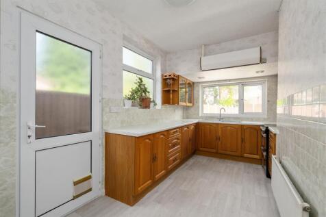 16 Stanley Avenue_2.jpg