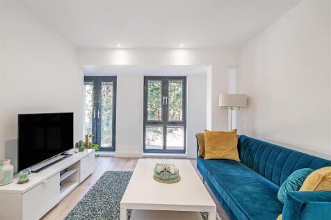 Apartment 44 Broadoaks-8_lo.jpg