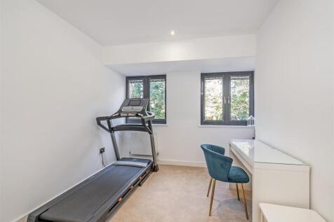 Apartment 44 Broadoaks-5_lo.jpg