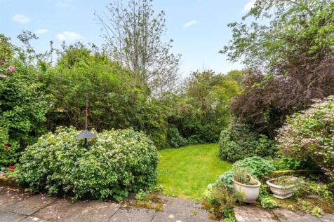 3 Redhouse Close_13.jpg