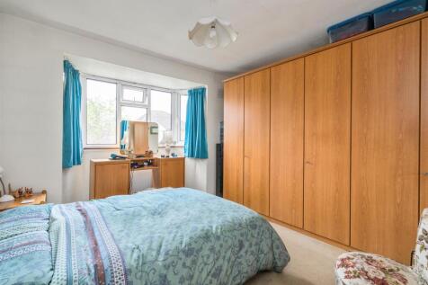 3 Redhouse Close_2.jpg