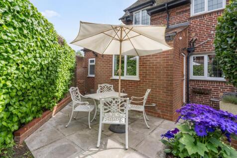 27 Robin Hood Lane_1.jpg