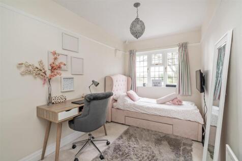 7 Marsh Lane-16_lo.jpg