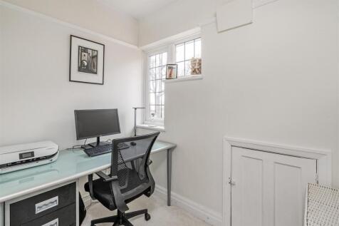 7 Marsh Lane-26_lo.jpg