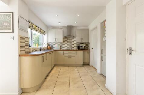 472 Lode Lane, Solihull, B92 8NX_9.jpg