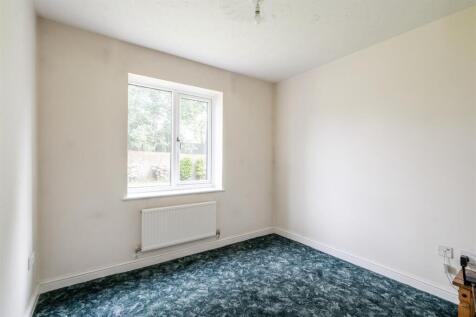 21 Swinbrook Way_17.jpg
