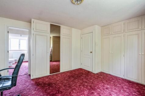 21 Swinbrook Way_3.jpg