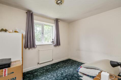 21 Swinbrook Way_7.jpg