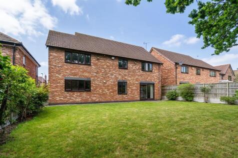 21 Swinbrook Way_24.jpg