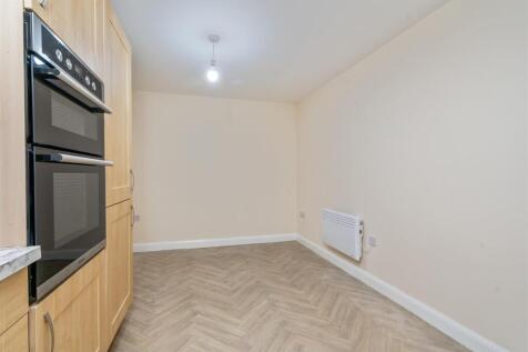 Flat 1, 2170 Coventry Road_8.jpg