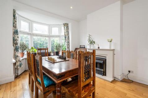 86 Douglas Road_9.jpg