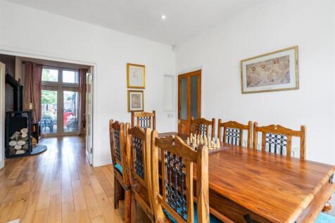 86 Douglas Road_11.jpg