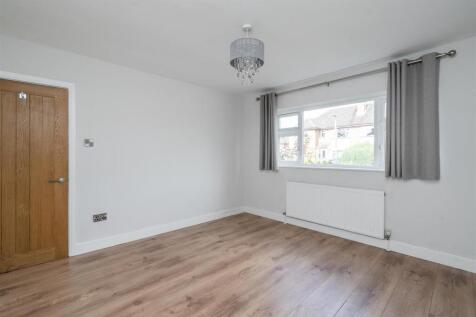 3 Milton Close_2.jpg