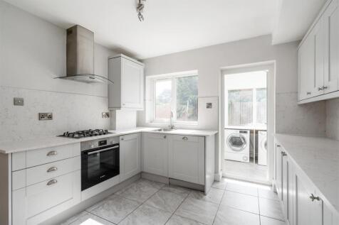 3 Milton Close_7.jpg