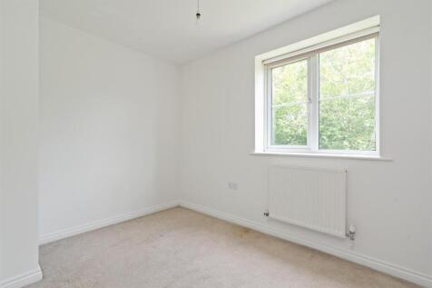 21, Priory Gardens Hall Green_4.jpg