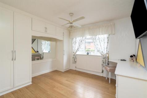 12 Ashborough Drive_1.jpg