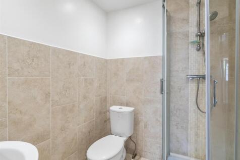 2 Oakland Close_5.jpg