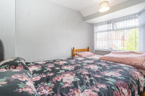 1A Thornby Avenue_10.jpg
