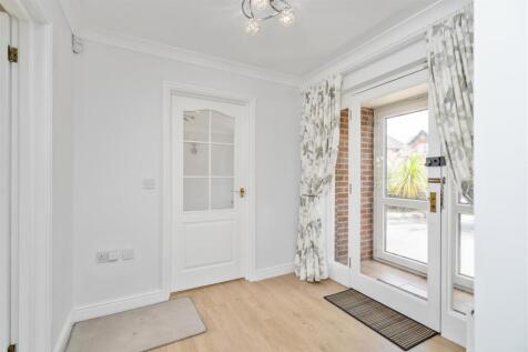 64 Sandgate Road_4.jpg