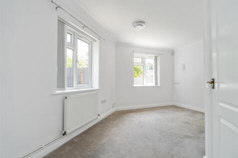 64 Sandgate Road_8.jpg