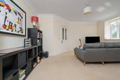 Apt 6 Chadwick House_3.jpg