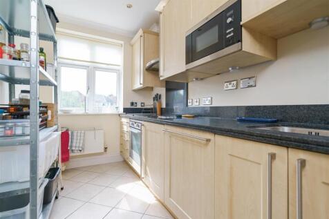 Apt 6 Chadwick House_6.jpg