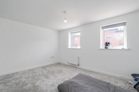 66 Newman Square_1.jpg