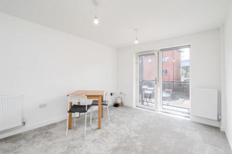 66 Newman Square_6.jpg