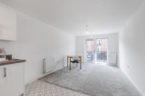 66 Newman Square_7.jpg