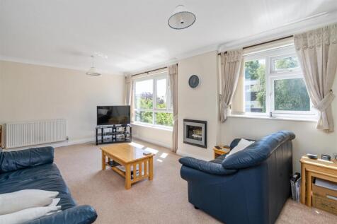 5 Albany Gardens_2.jpg