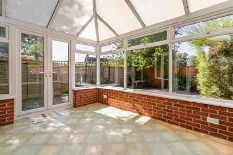 27 Shelfield Close, Hockley Heath_5.jpg