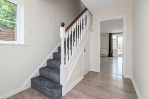 27 Shelfield Close, Hockley Heath_2.jpg