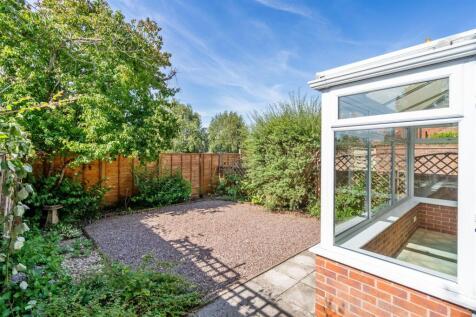 27 Shelfield Close, Hockley Heath_15.jpg