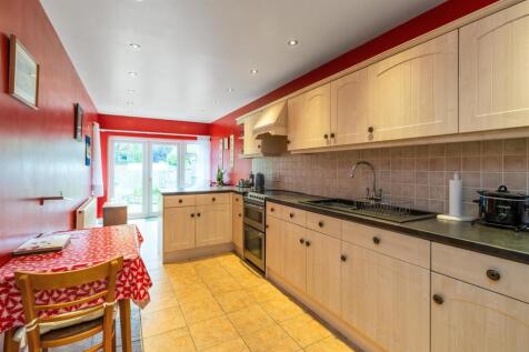 81 Mill Lane_15.jpg