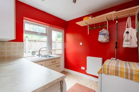 81 Mill Lane_11.jpg