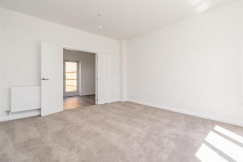 36 Sivewright Way, Cirencester_2.jpg