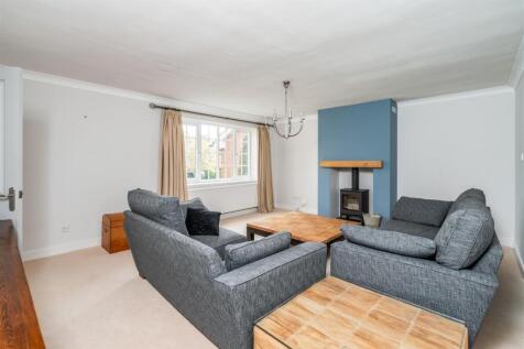 11 Beaconsfield Close-3_lo.jpg
