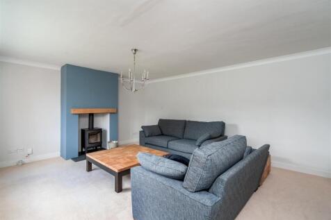 11 Beaconsfield Close-2_lo.jpg