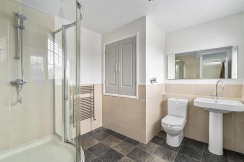 11 Beaconsfield Close-12_lo.jpg