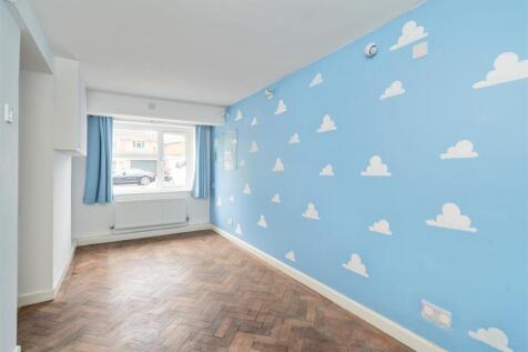 28 Rowlands Crescent_4.jpg
