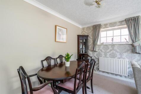 51 Frankholmes Drive_8.jpg