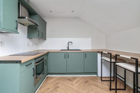 94 Main Street Dickens Heath B90 1UA_9.jpg