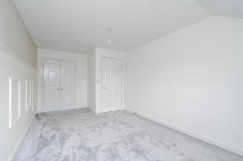 94 Main Street Dickens Heath B90 1UA_4.jpg
