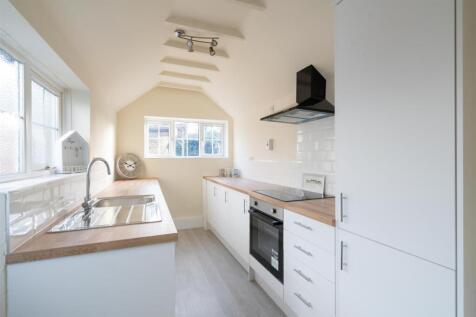 85 Lodge Road_7.jpg