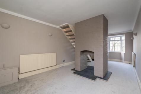 85 Lodge Road_8.jpg