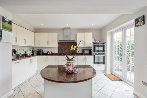 6 Stapenhall Road_3.jpg