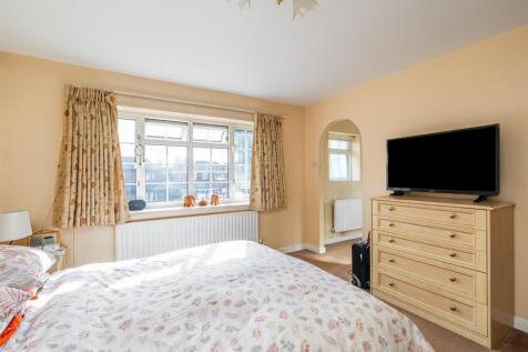 6 Stapenhall Road_17.jpg