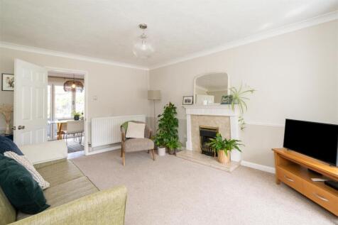 19 Chelveston Crescent_18.jpg