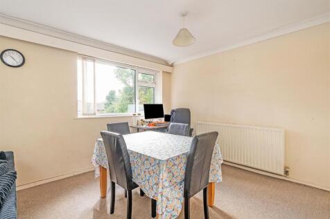 6 Keresley Close_11.jpg
